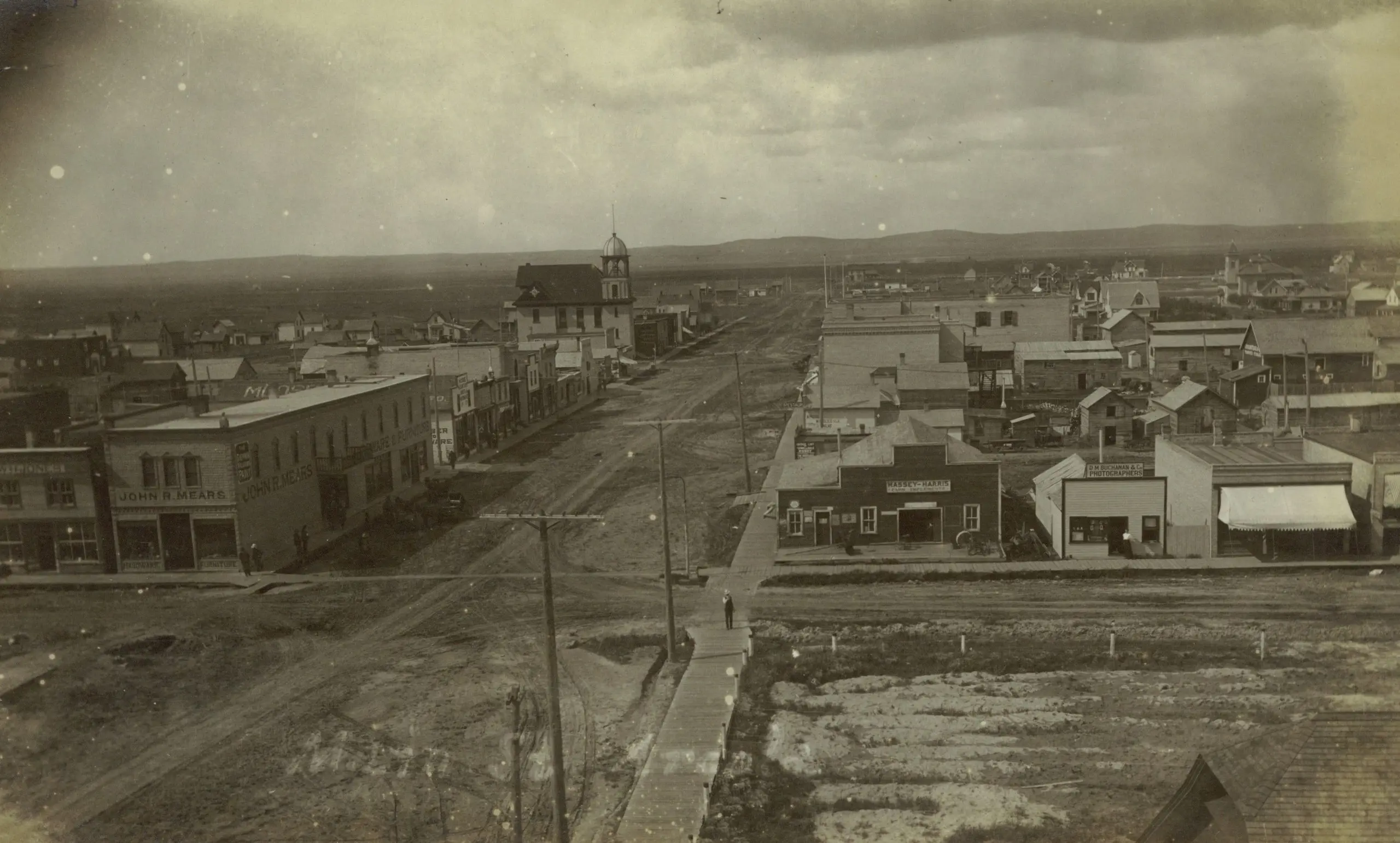 Bird's eye view of the town and its main street